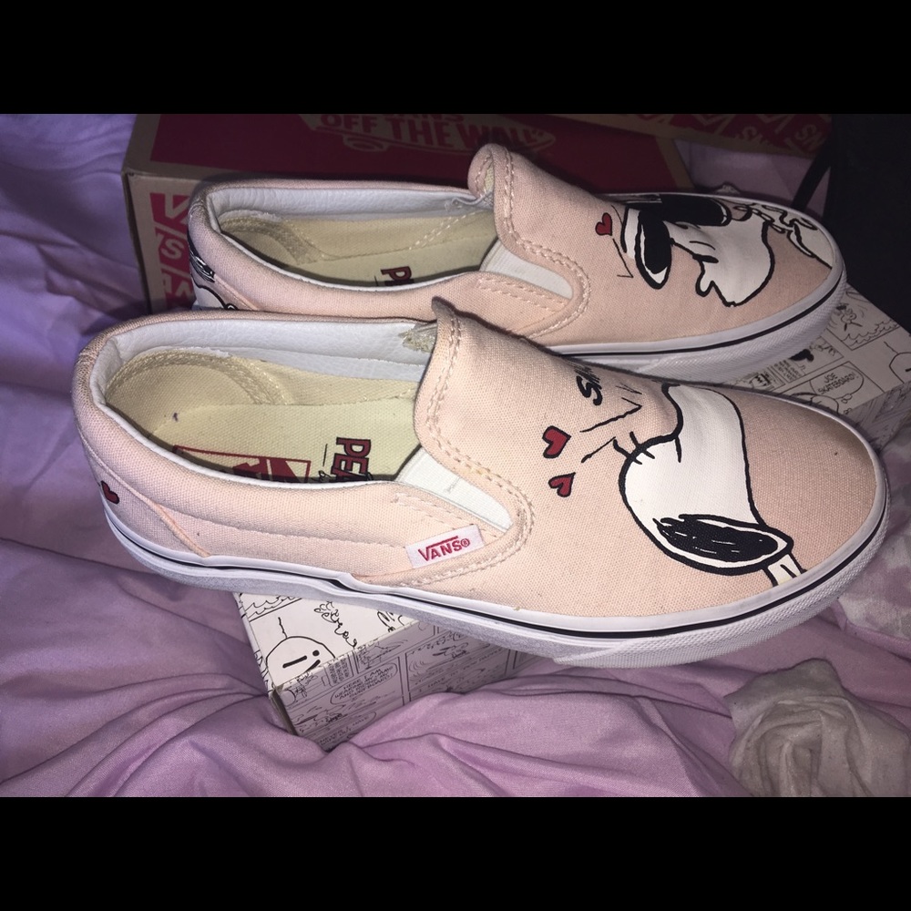 Snoopy vans